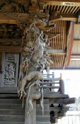 葺不合（ふきあえず）神社の彫刻の写真